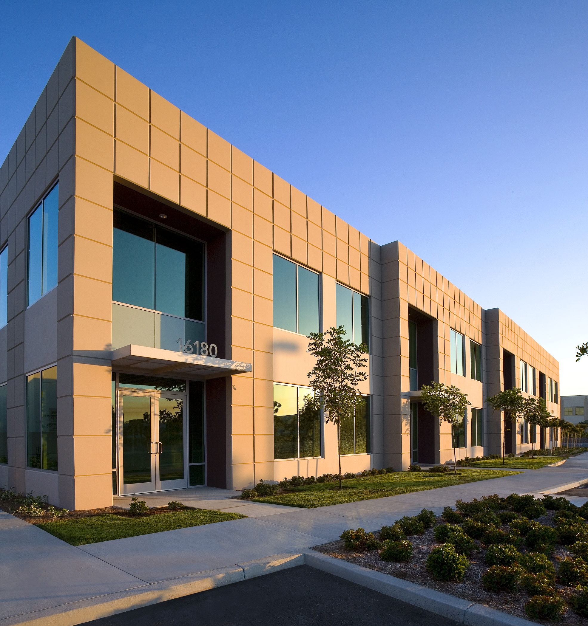KOLL CENTER II SPECTRUM 5